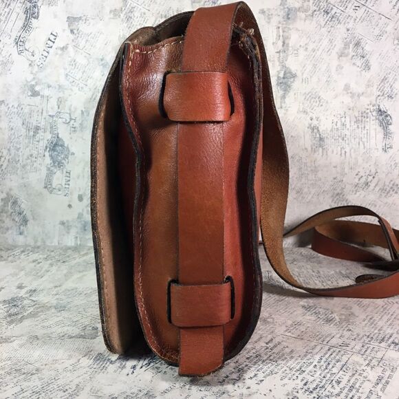 PATRICIA NASH ITALIAN LEATHER STUDDED SADDLE BAG - Picture 2 of 15